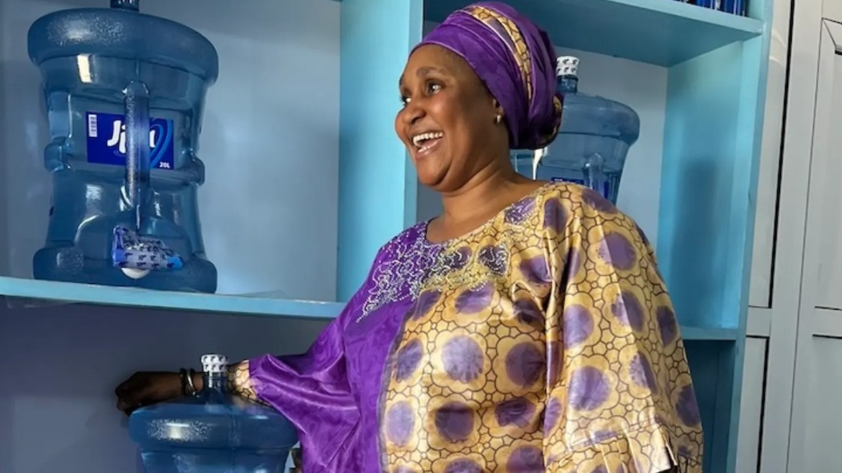 Hoe één vrouw schoon drinkwater naar haar Ghanese gemeenschap brengt